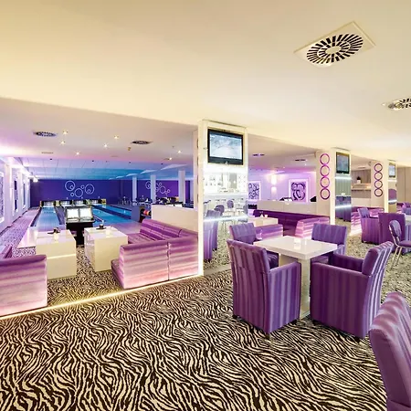 Der Valk, Linstow